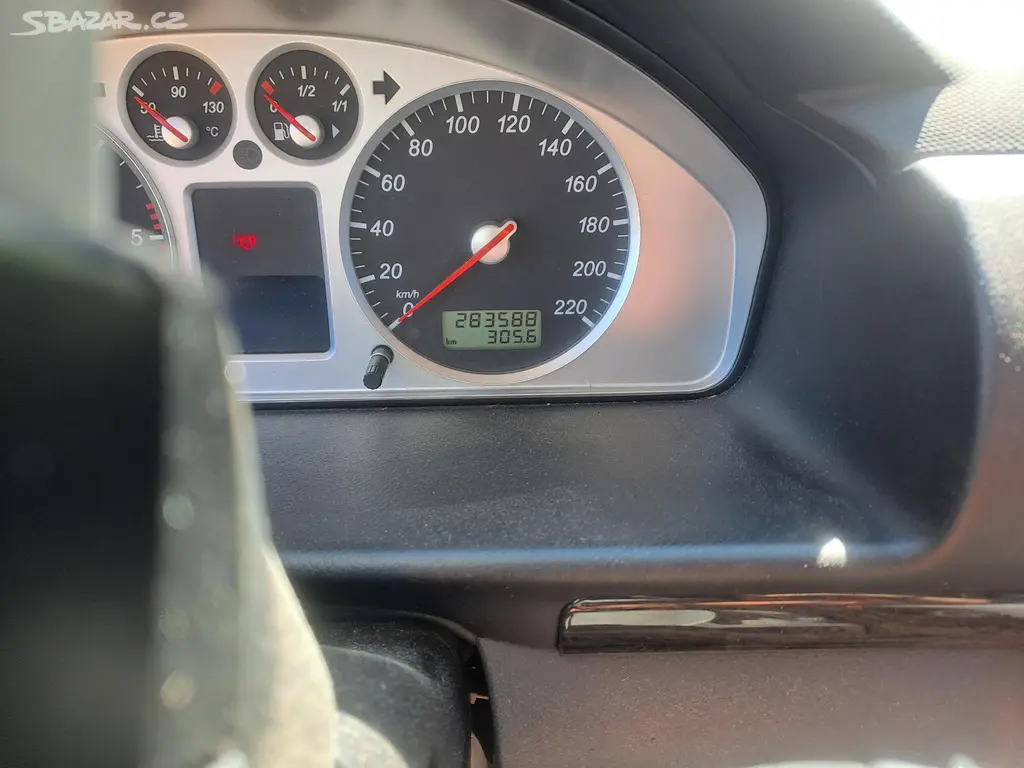 Ford Galaxy Ghia 1,9 Diesel 85 KW, STK 6/2026 - fotka 6
