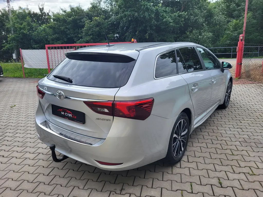 Toyota Avensis 1.8 VVT-i Team D, KAMERA, TAŽNÉ - fotka 5