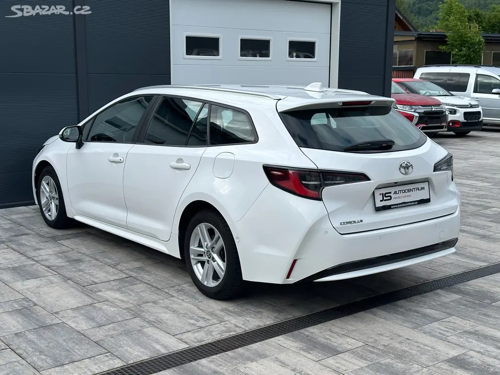 Toyota Corolla T.S. 1.2i Turbo 115PS Comfort - fotka 6