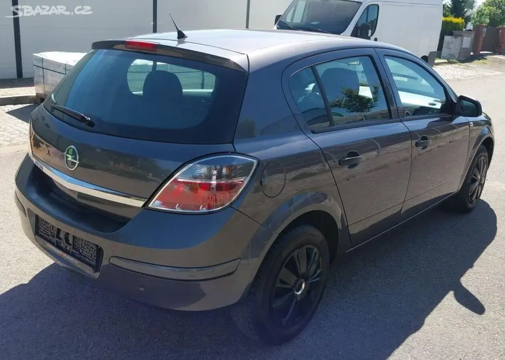 Opel Astra 1,4 / 66 kW klima serviska benzín - fotka 4