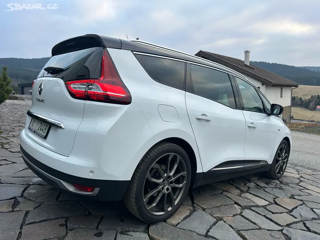 Renault grand scenik 2022, 1.3i, automat, 7 mist. - fotka 2