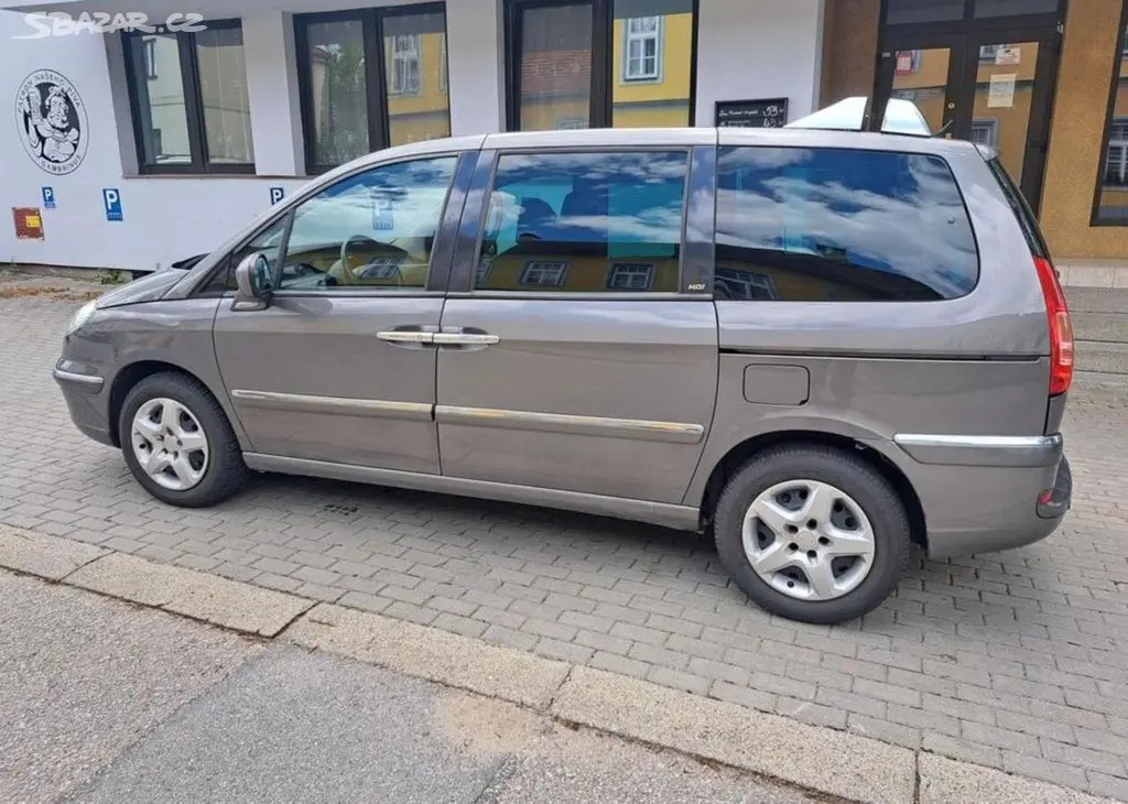 Peugeot 807 2,0 HDI nafta manuální - fotka 5