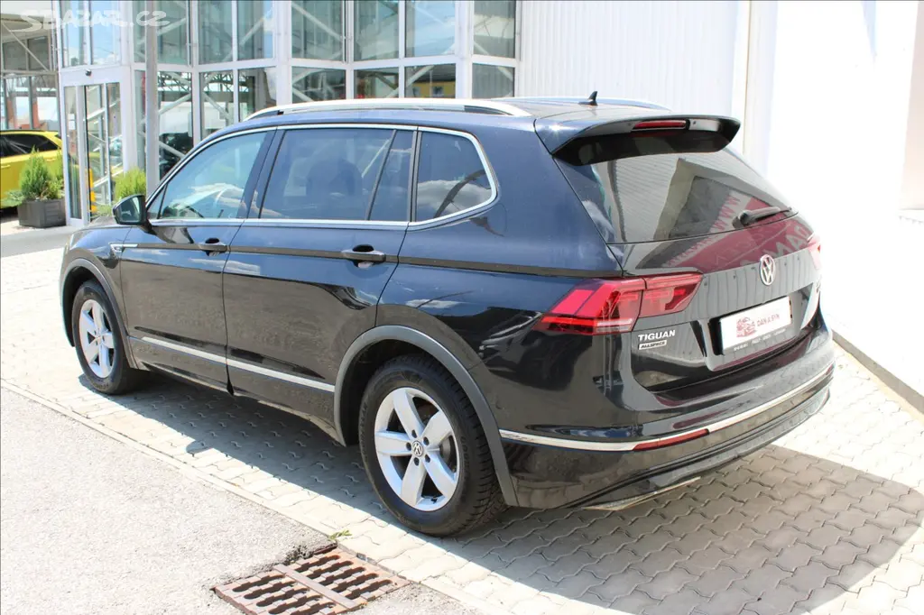 Volkswagen Tiguan Allspace, 2,0 TSI ALL 4M DSG R-LINE TOP - fotka 4