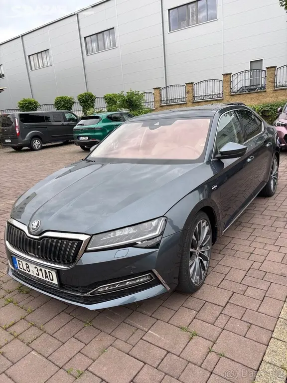 Škoda Superb 1,4 iV Laurin & Klement (2020) - fotka 4