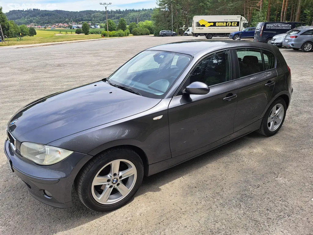 BMW 118i E87 R.V.10/2005, 2X ALU,PĚKNÝ STAV!