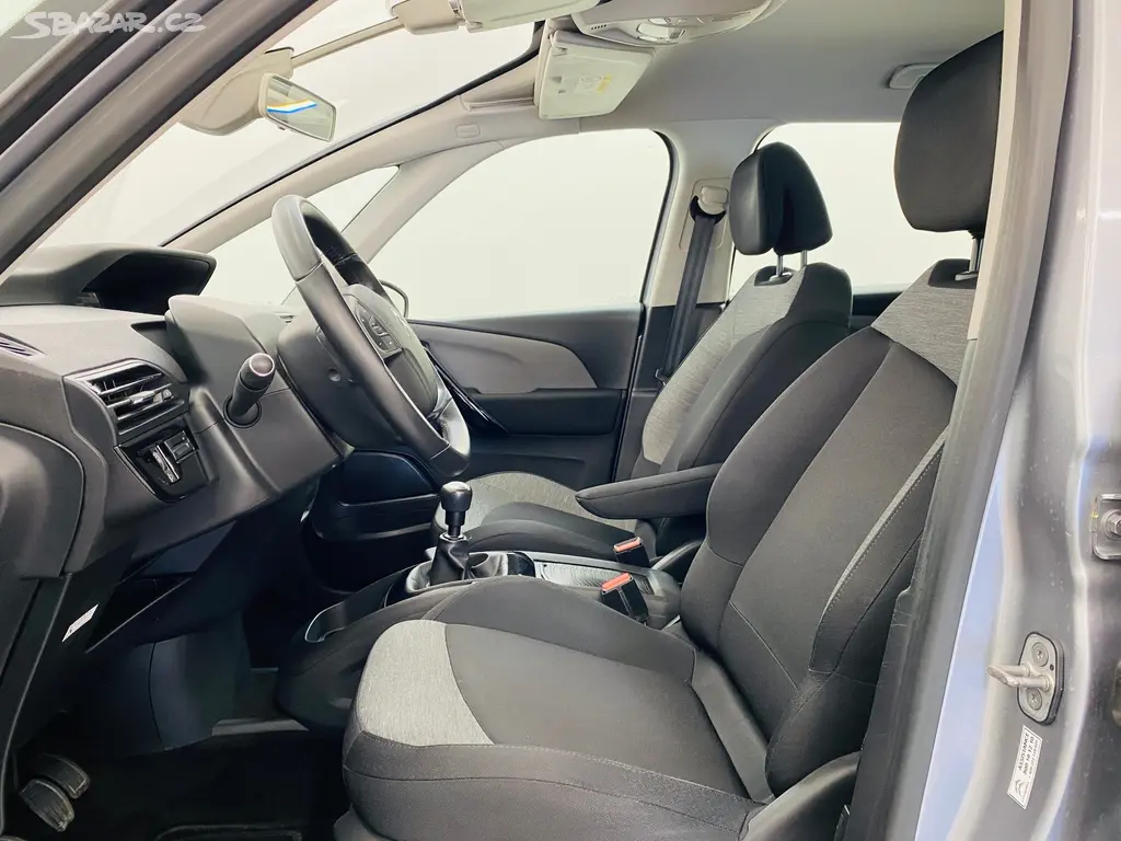 Citroën Grand C4 Picasso, 1.6 HDi 88kW 1.Majitel - fotka 5