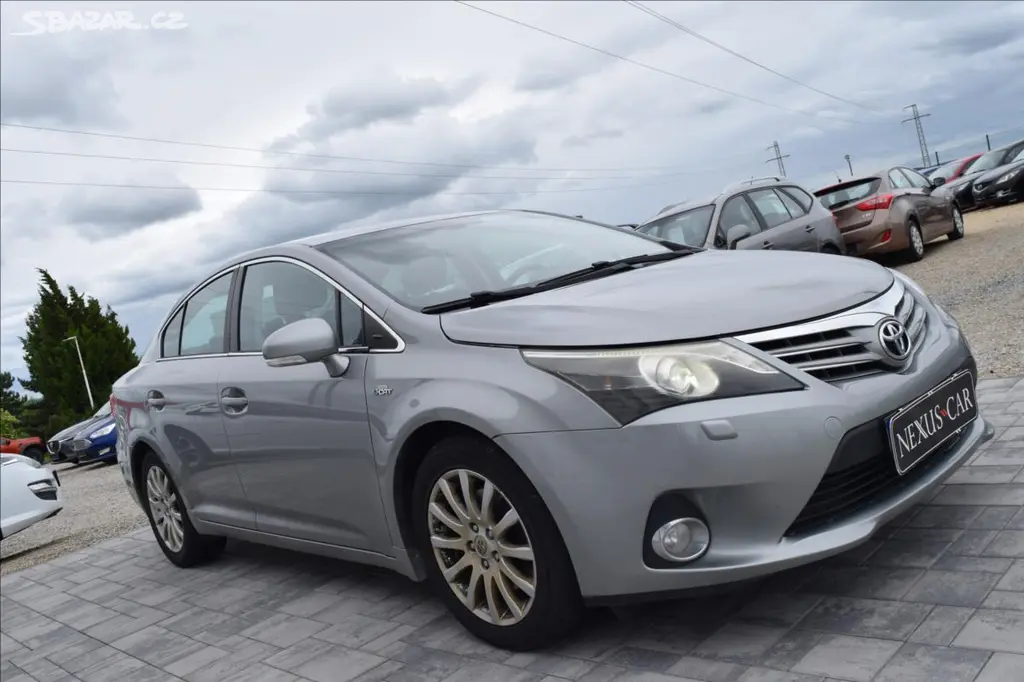 Toyota Avensis, 2,2 D-CAT 130KW NOVÉ V CZ - fotka 4