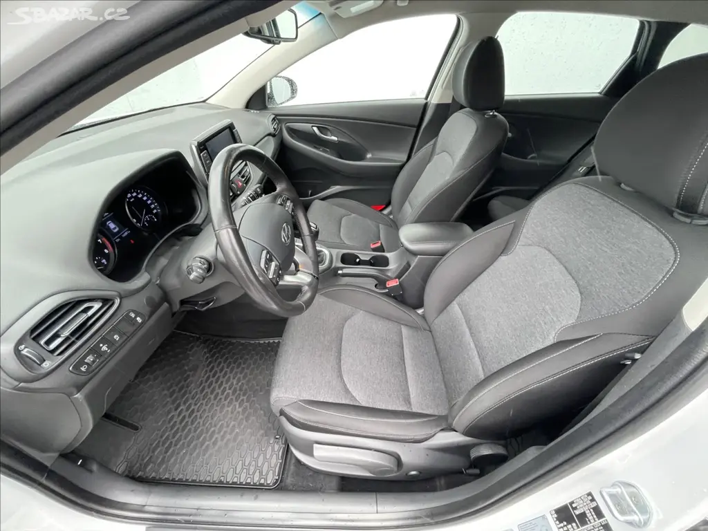 Hyundai i30, 1,0 T-GDI Combi Smart PDC - fotka 4