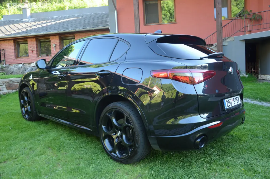 Alfa Romeo Stelvio Veloce 2.0 GME 280k 2021 - fotka 5