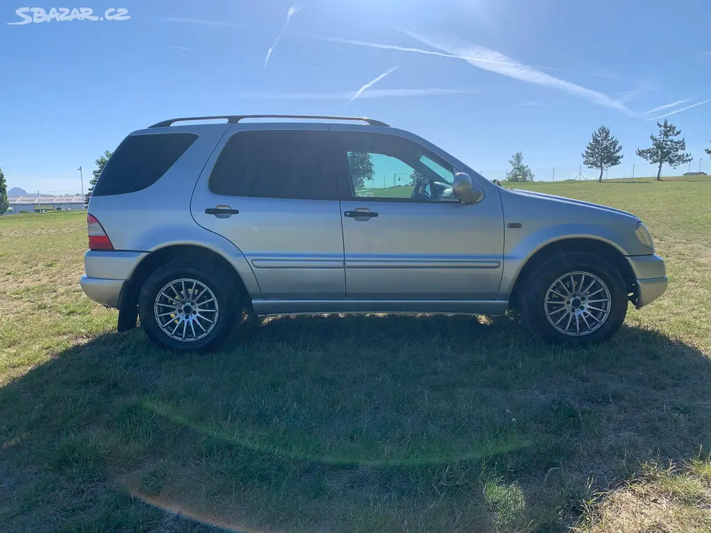 Mercedes ML 320i 160 kw 2001 4x4 244 000 automat - fotka 3