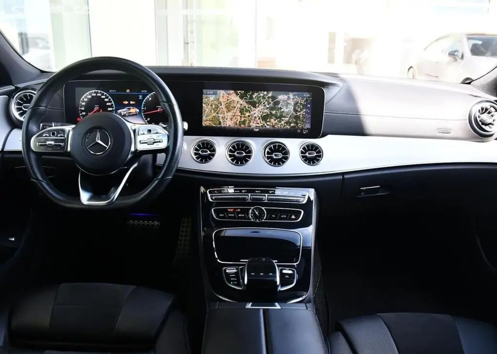Mercedes-Benz CLS 350D 4MATIC 210 kw - fotka 4