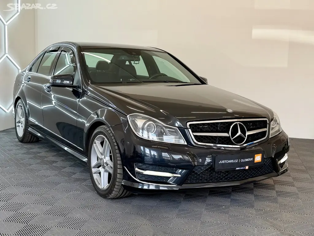 Mercedes-Benz Třídy C, 180i - fotka 3