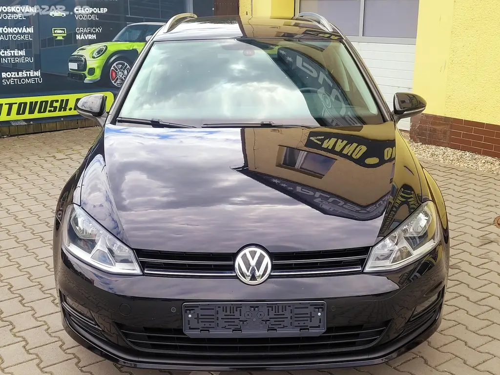 Volkswagen Golf, 1,2 TSi *SERV.KNIHA* - fotka 2