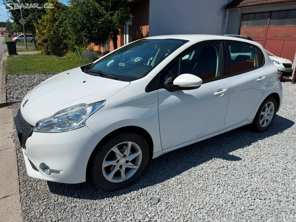 PEUGEOT 208 1.2i ALU SERVIS.