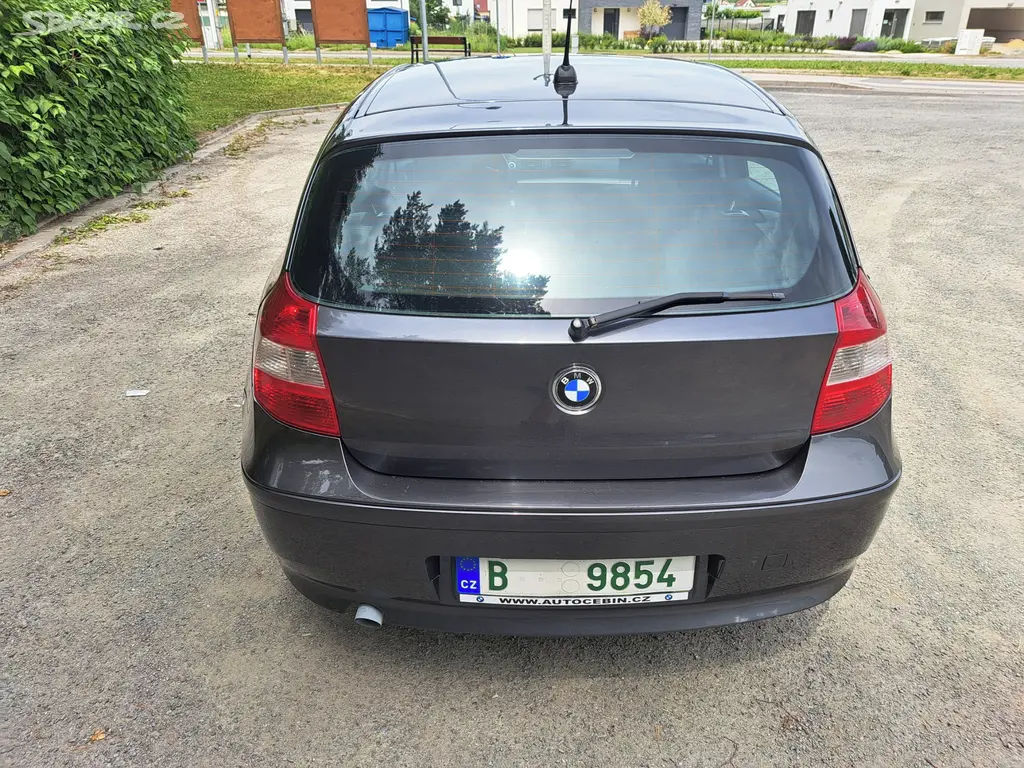 BMW 118i E87 R.V.10/2005, 2X ALU,PĚKNÝ STAV! - fotka 4