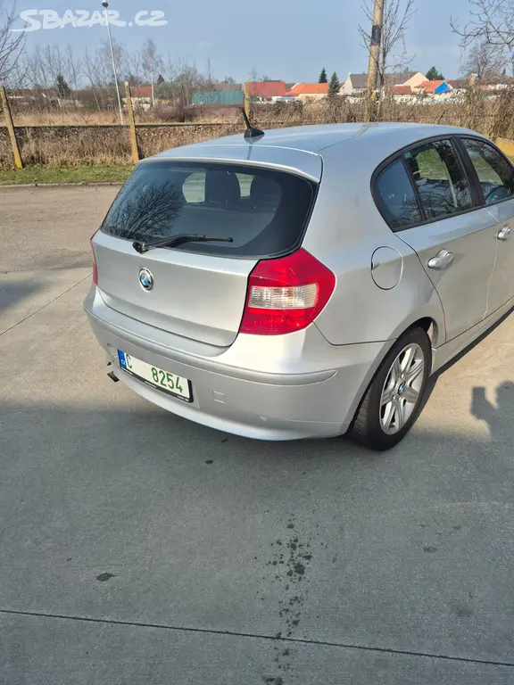 BMW Řada 1, 2,0 118D 89KW KLIMA EL. OKNA - fotka 4