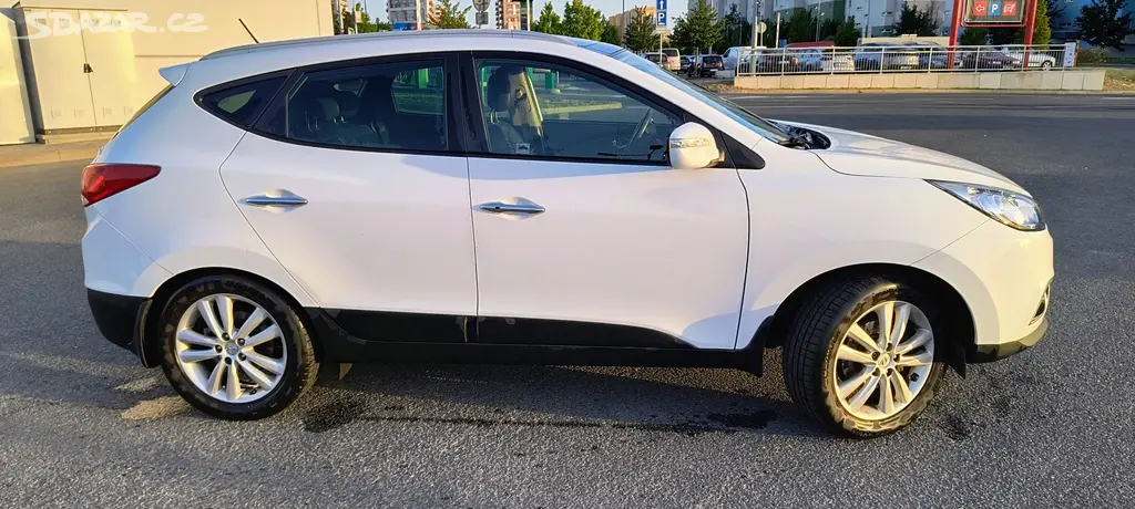 Hyundai IX35, 2.0 4x4, plná výbava + kola a z.pneu - fotka 2