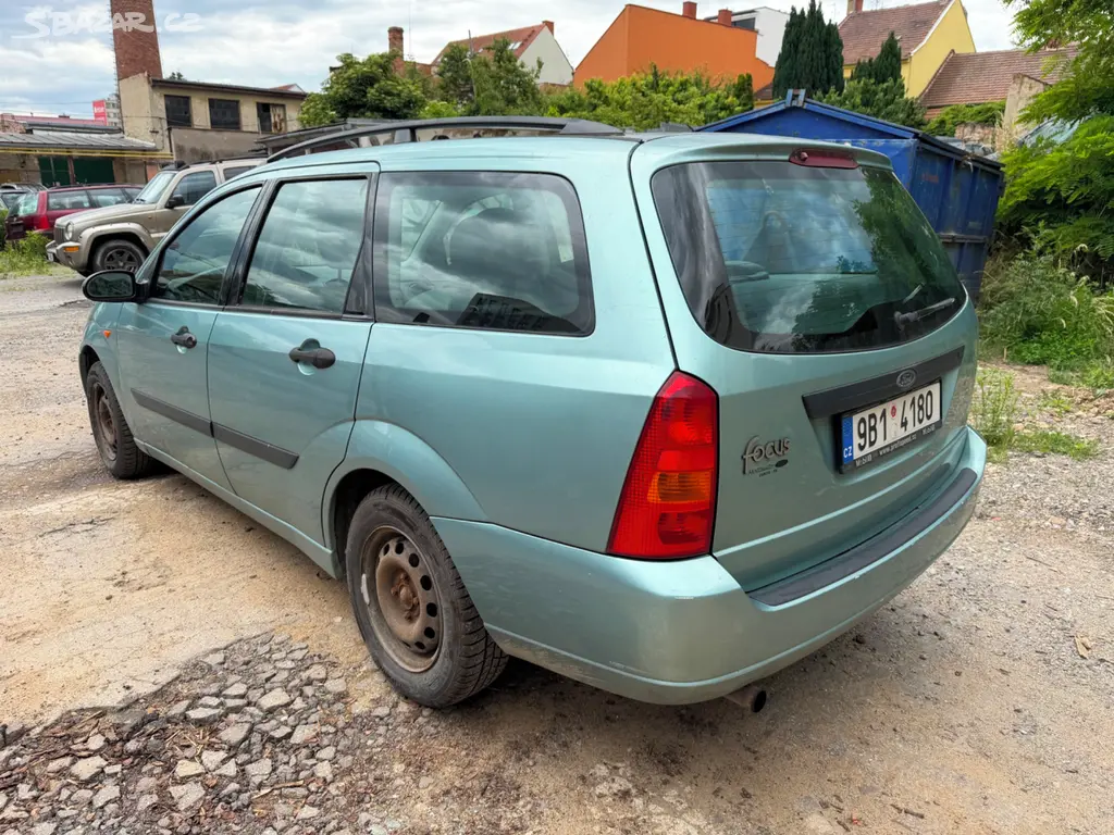 Ford Focus 1.6 kombi - fotka 2