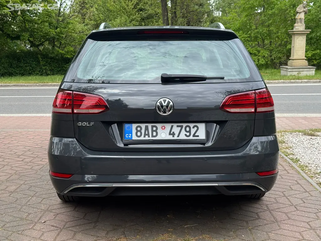 Volkswagen Golf 1.6TDi 1.MAJITEL ČR DPH - fotka 5