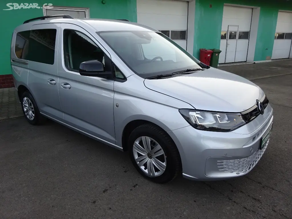 VW CADDY V Life 2,0TDI 90kW-2021-1.Maj.-Serviska - fotka 3