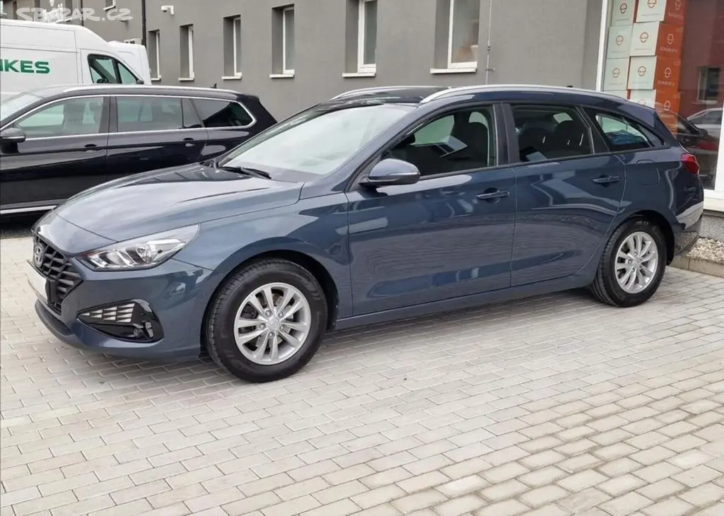 Hyundai i30, 1.5i Cvvt Comfort, ČR, 1.Maj. - fotka 2