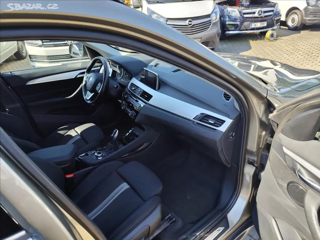 BMW X1, 18i sDRIVE AUT ČR 1.MAJ 103KW - fotka 6