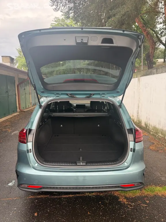 Kia Ceed 2022 1.5 T-GDi 118 kW, 1. majitel, servis - fotka 6