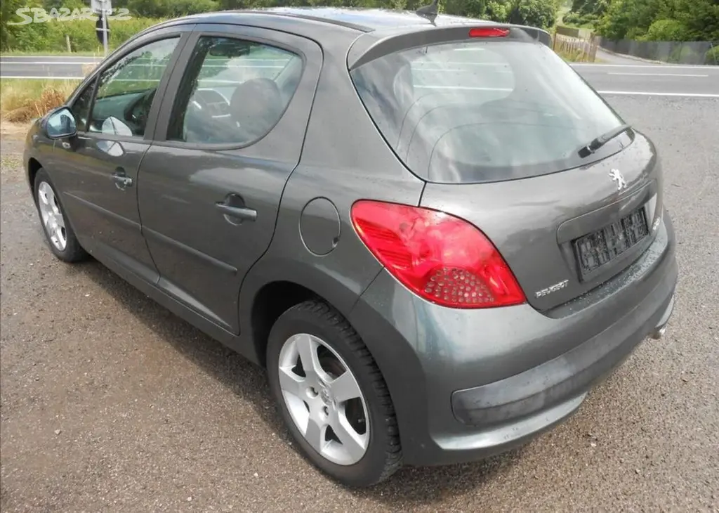 Peugeot 207 1,4 i 16V KLIMA SERVISKA benzín - fotka 4