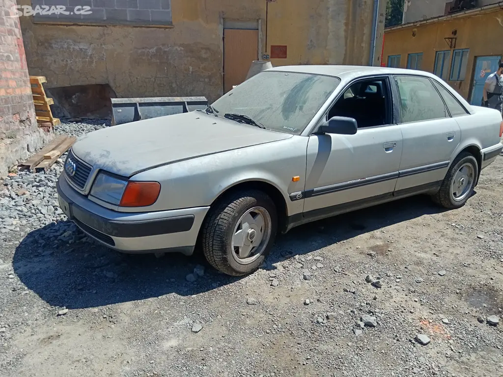 Audi 100 2,3 - fotka 2