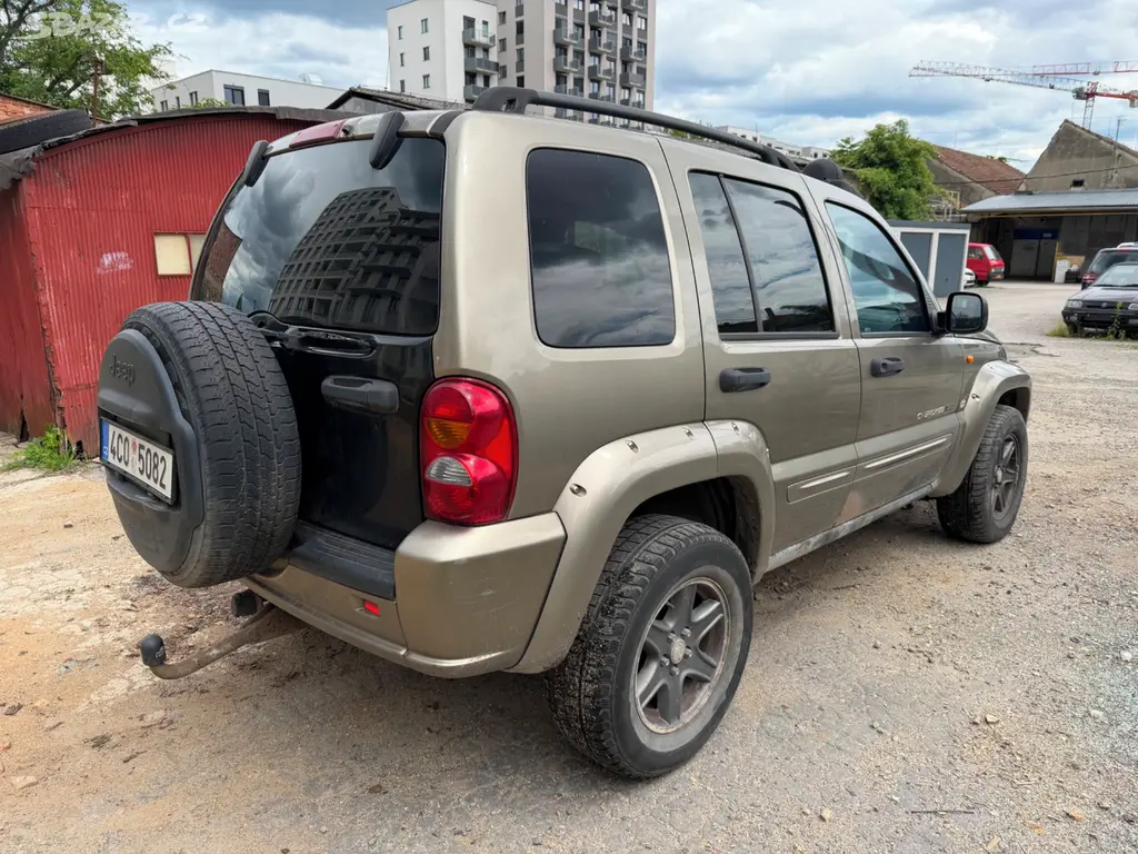 Cherokee CRD 4x4 automat - fotka 2