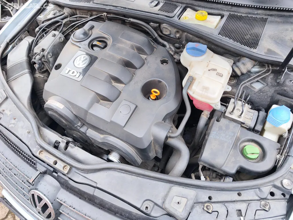 VW Passat 1.9 TDI B5.5 (74kW) - fotka 5