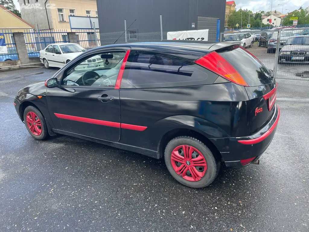 FORD FOCUS 1.4i ZETEC-SE 55KW Klima rv.2004 - fotka 5