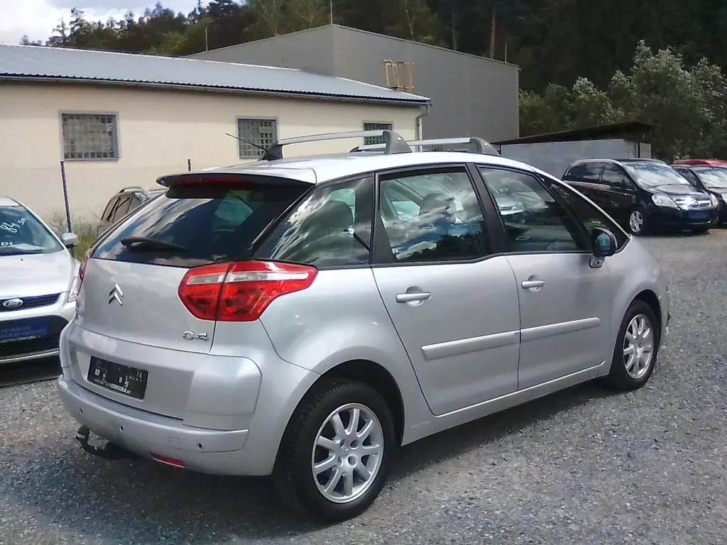 Citroën C4 Picasso, 1.8i 16V / 92 kW, závěs - fotka 4