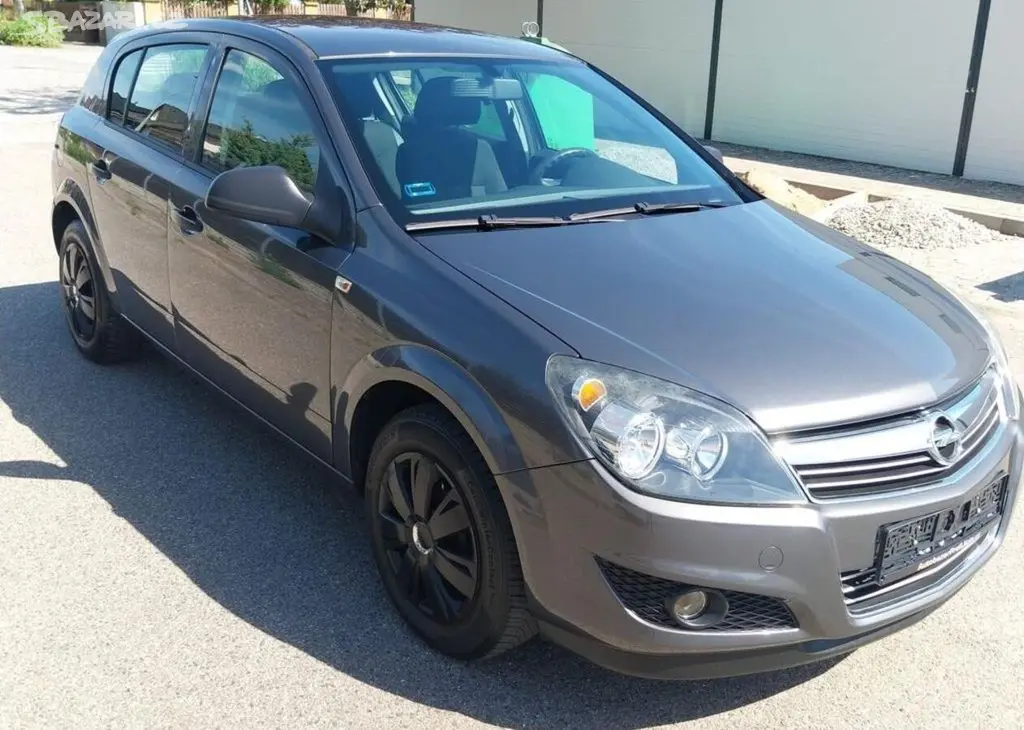 Opel Astra 1,4 / 66 kW klima serviska benzín - fotka 3