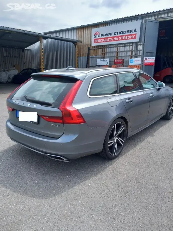 Volvo V90 D4 awd - fotka 2