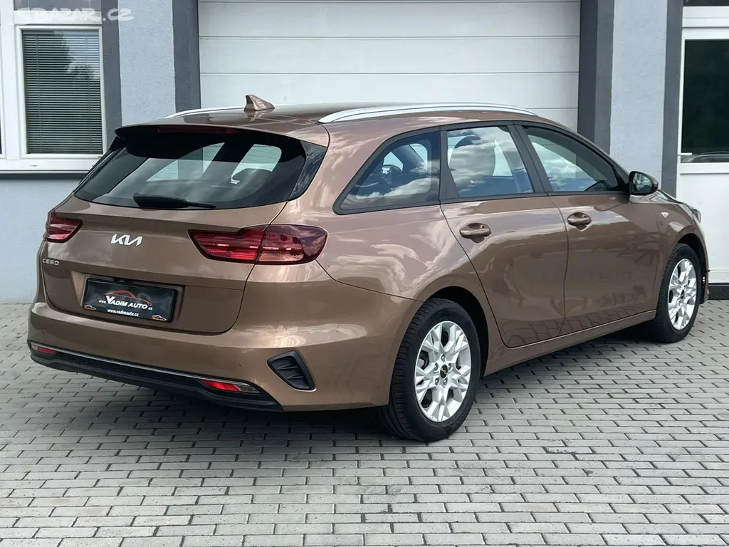 Kia Cee´d, 1.5TGDi 118kW ČR NOVÉ 1MAJITEL - fotka 4