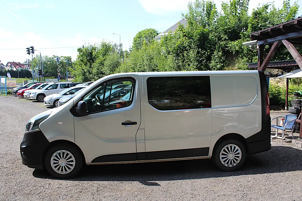 Opel Vivaro 1.6 BiCDTi 103 kW 5.míst - fotka 4