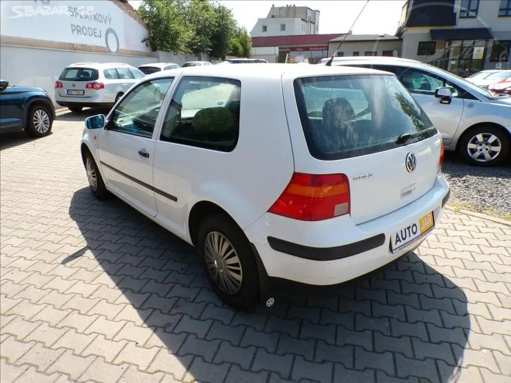Volkswagen Golf 1,4 16V DIGI.KLIMA - fotka 3