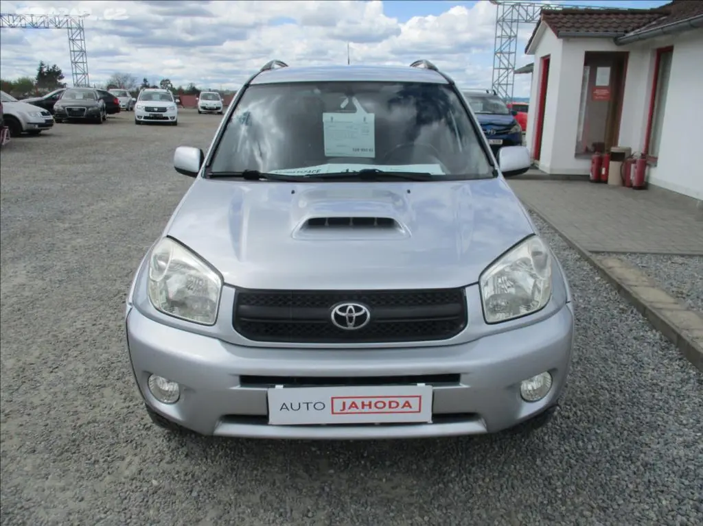 Toyota Rav4, 2,0 D4D, klima,4x4,servis,tažn - fotka 2