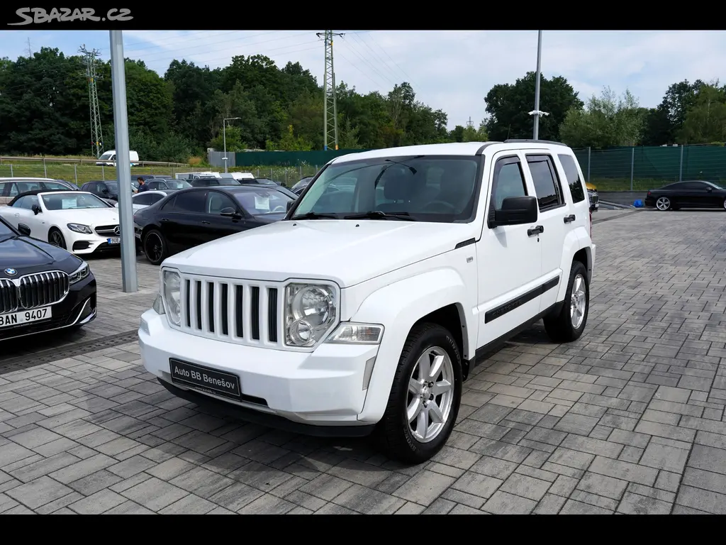 Jeep Cherokee, 2.8 CRD L/automat/tažné/klima/ - fotka 2