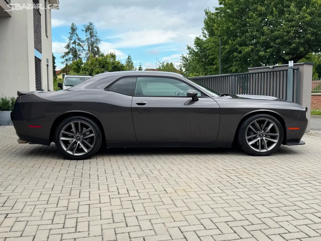 Dodge Challenger R/T 5.7 HEMI V8 375 HP, 2021 - fotka 3