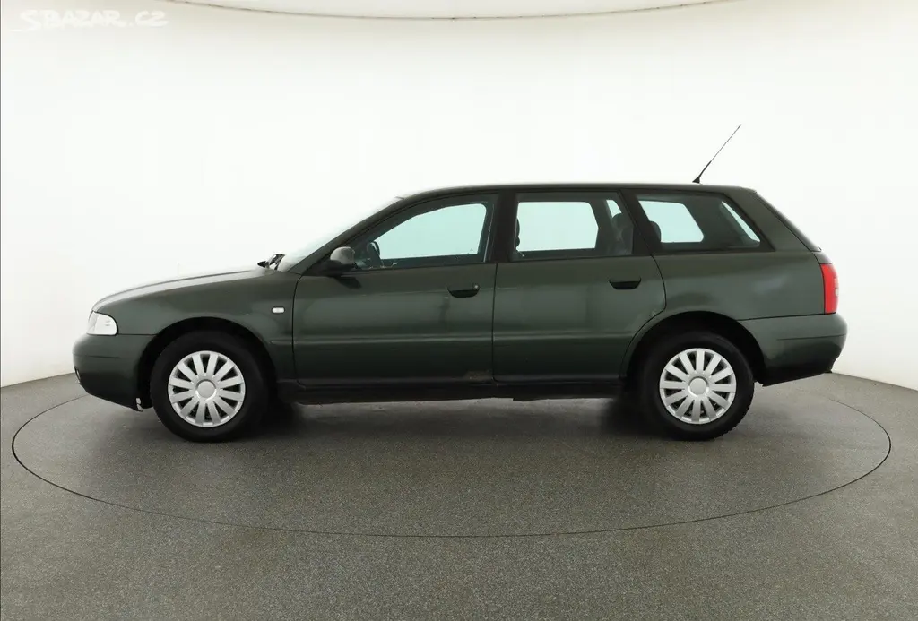 Audi A4, 1.9 TDI, Tažné, Klima - fotka 3