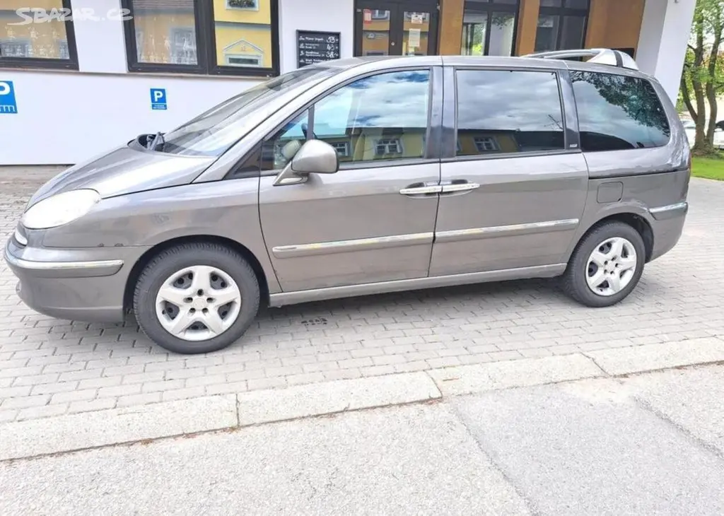 Peugeot 807 2,0 HDI nafta manuální - fotka 4