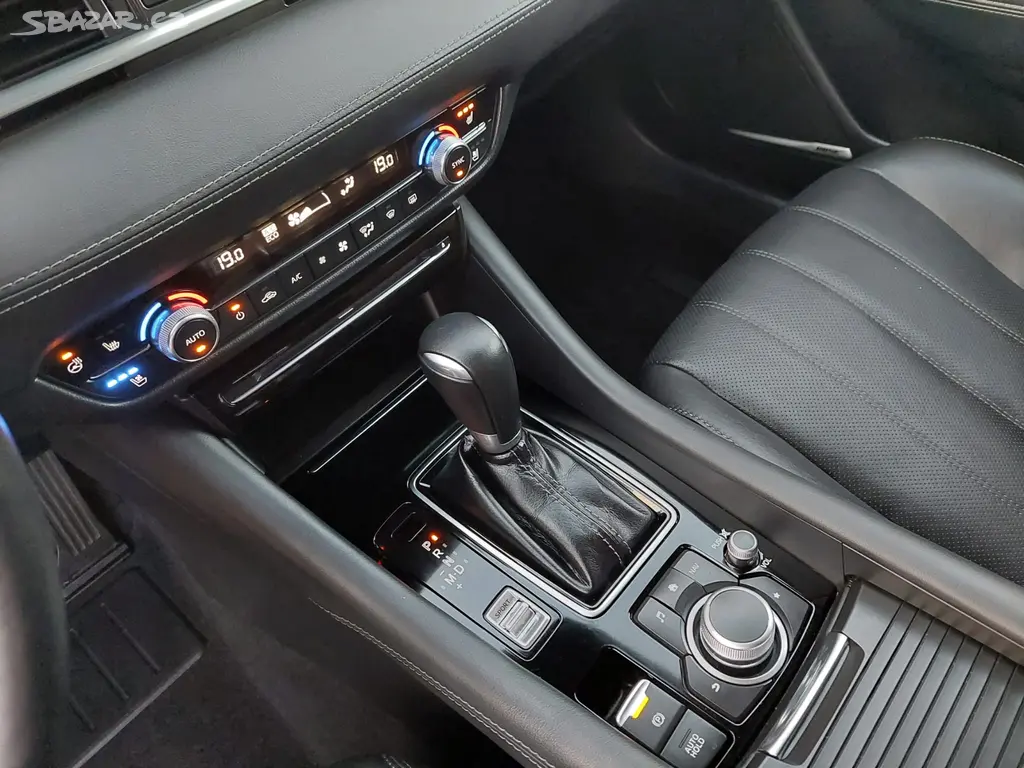 Mazda 6 2.5 - fotka 2