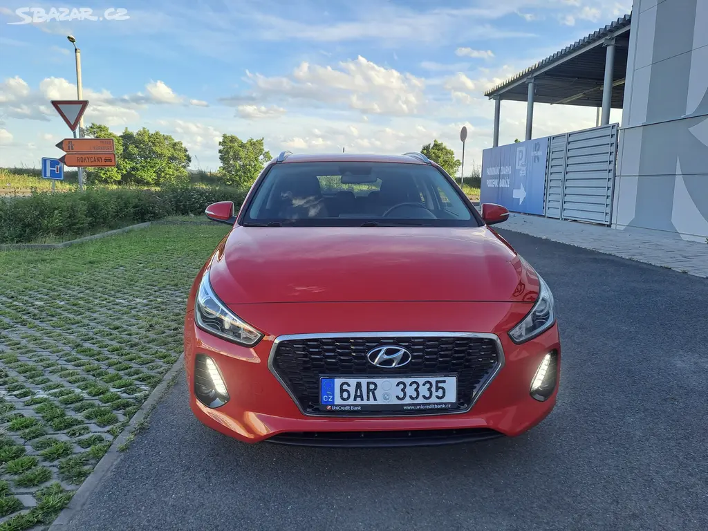 Hyundai i30, 1.0T-GDI 88KW 2MAJ EXTRA PĚKNÉ - fotka 2