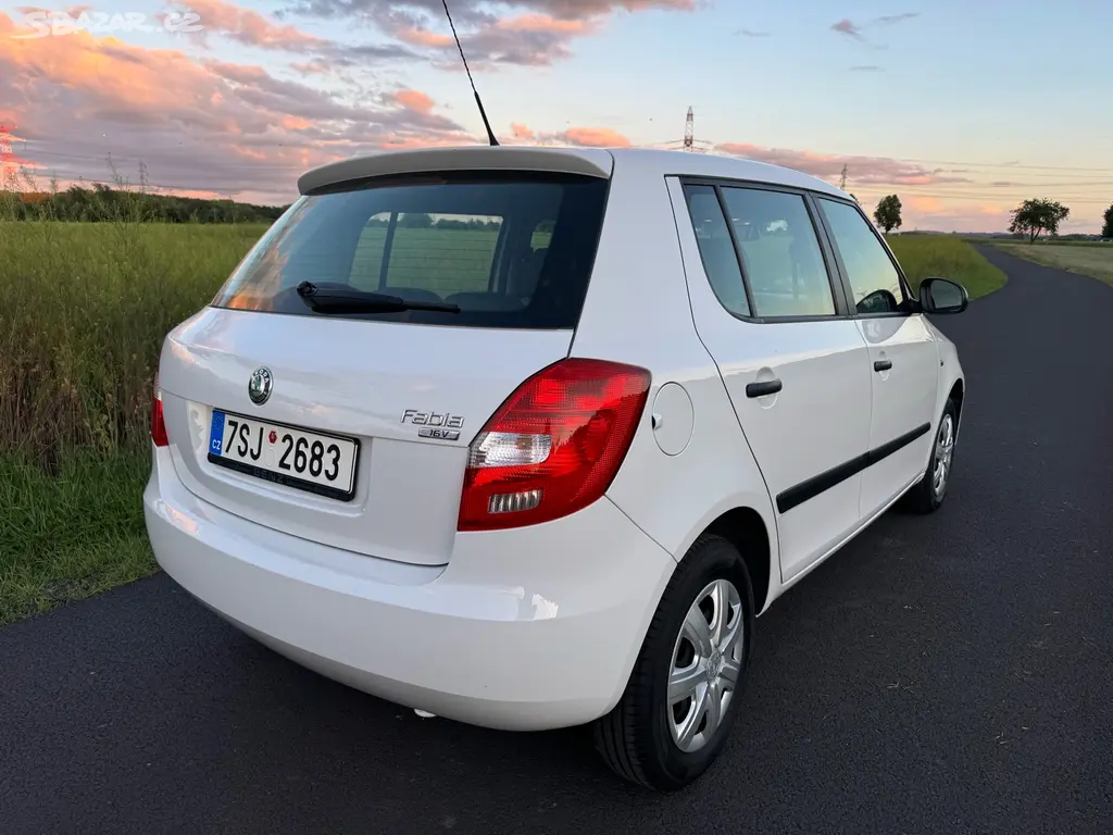 Škoda Fabia 2 Active 1.4 16V 63 Kw - fotka 4