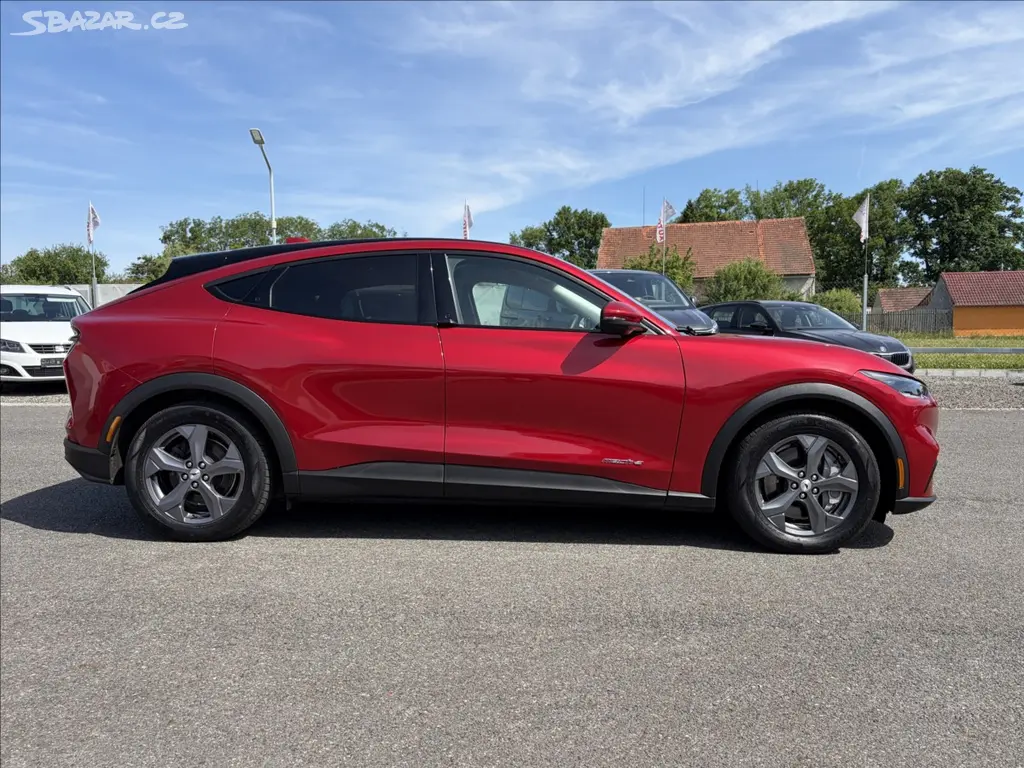 Ford Mustang Mach-E, 76KWH,SOH97%, JEN 21000km! - fotka 3