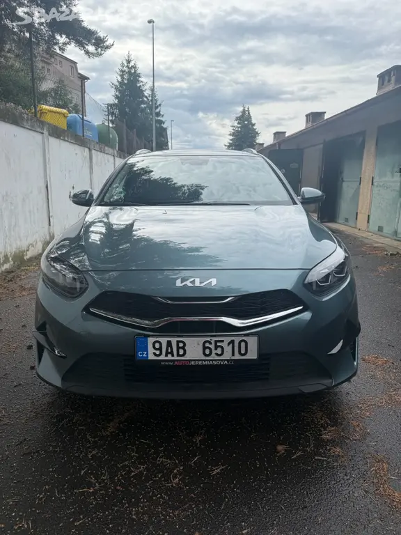Kia Ceed 2022 1.5 T-GDi 118 kW, 1. majitel, servis - fotka 2