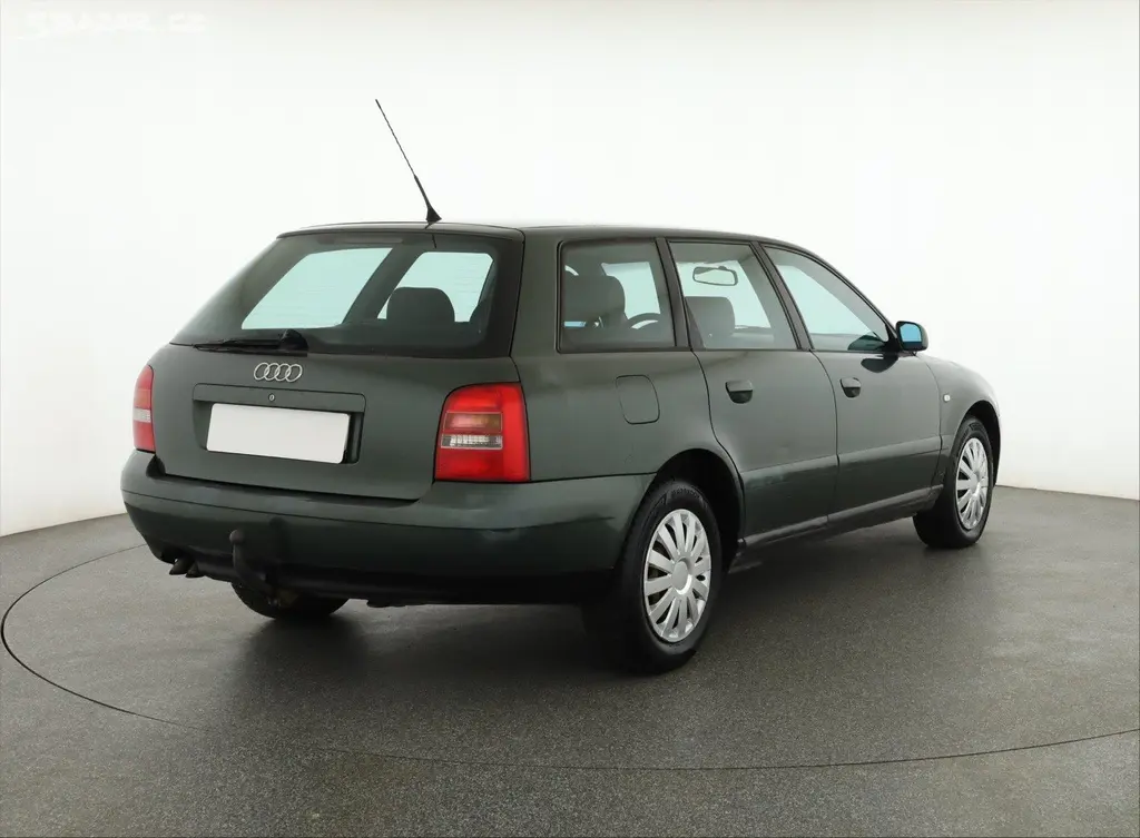 Audi A4, 1.9 TDI, Tažné, Klima - fotka 5