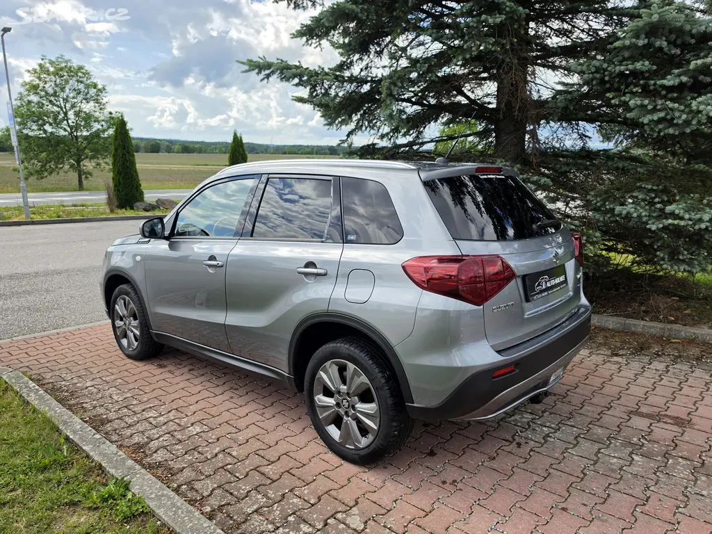 Suzuki Vitara 1.4 Hybrid-4x2-1.MAJ.-TAŽNÉ-NEHAVARO - fotka 4